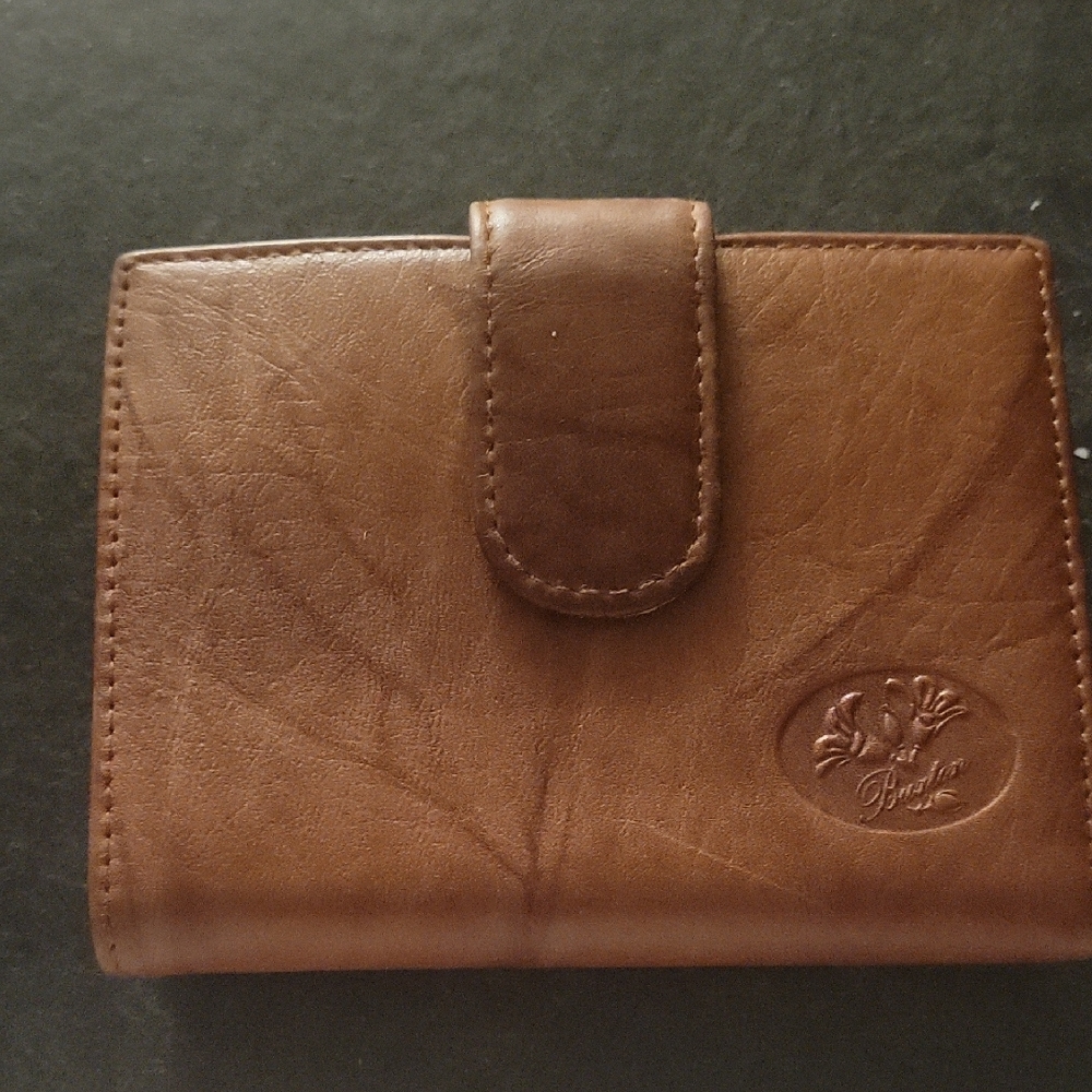 BUXTON LEATHER WALLET EUC